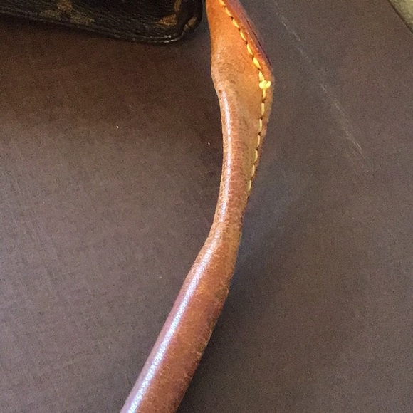 Louis Vuitton GM Looping Bag - Picture 15 of 16